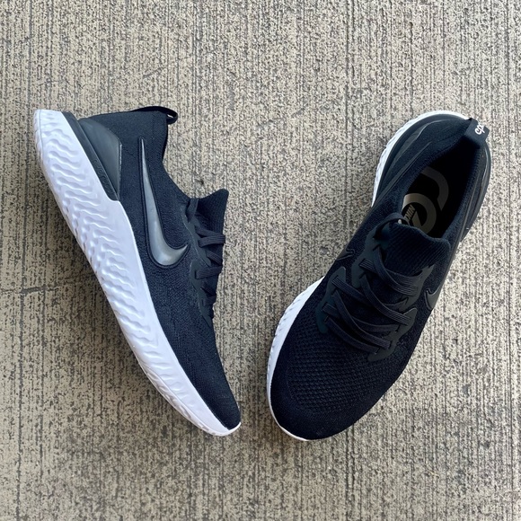 Nike Epic React Flyknit 2 Black and White Running Shoes - Picture 4 of 8